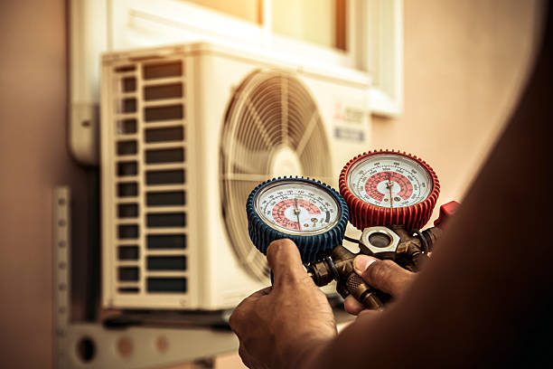 Professional Hvac technician working in Edwardsport, IN